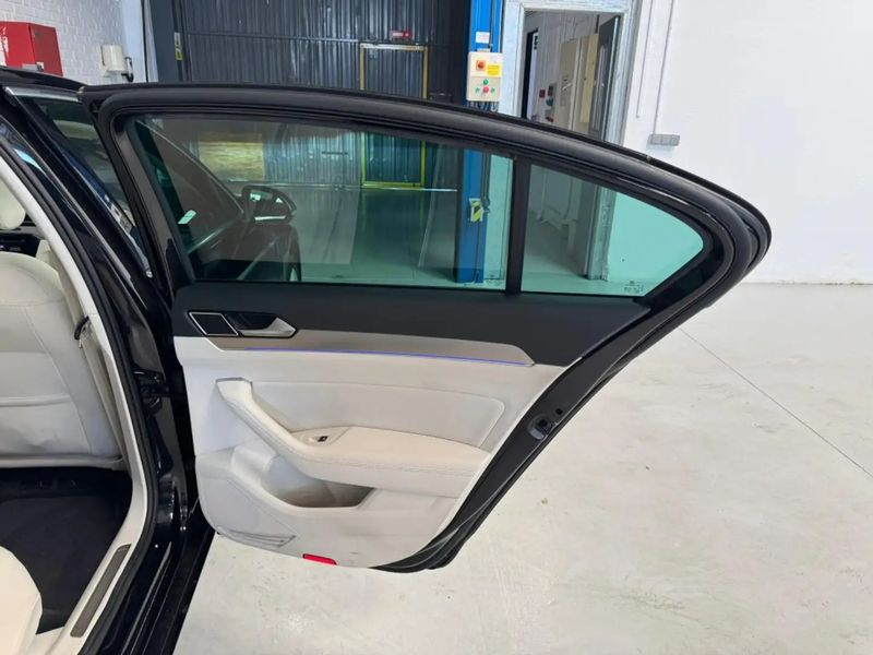 Volkswagen Passat • 2018 • 83,000 km 12