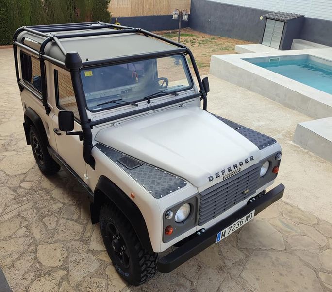 Land Rover Defender • 1998 • 173,000 km 5