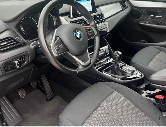 BMW 2 Series • 2020 • 90,000 km 3