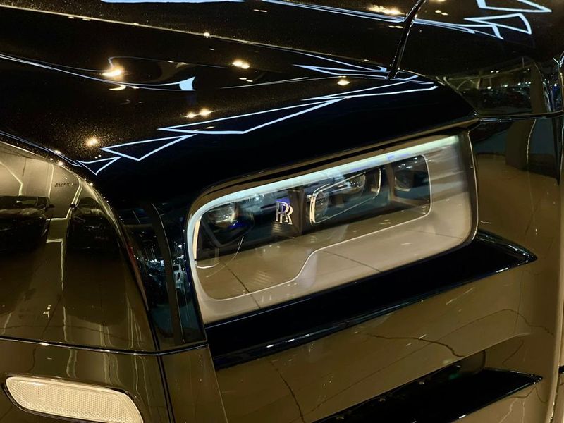 Rolls-Royce Cullinan • 2021 • 48,600 km 3