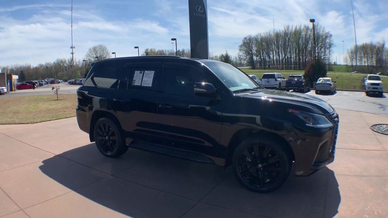 Lexus LX • 2021 • 30,297 km 3