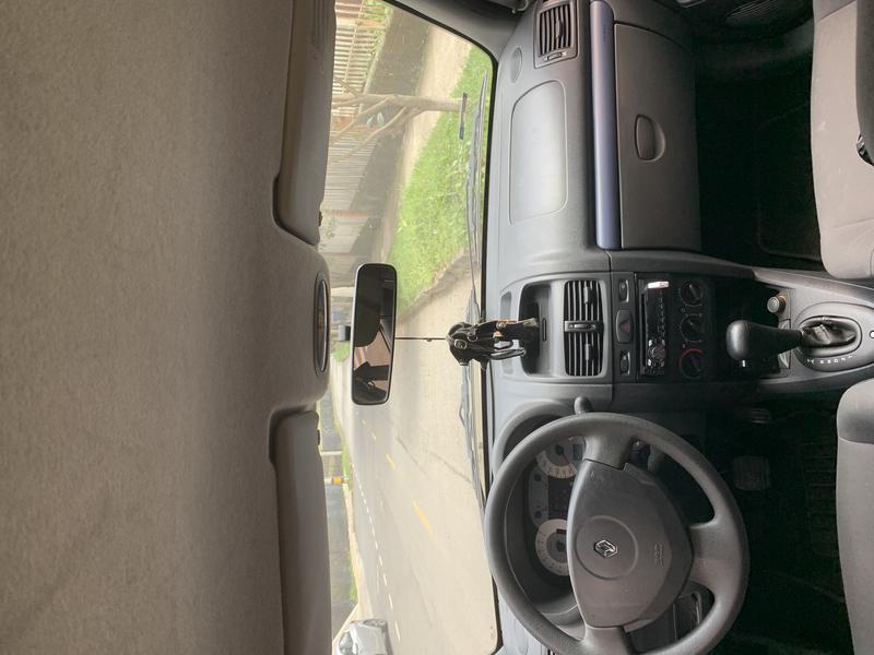 Renault Clio • 2012 • 75,000 km 3