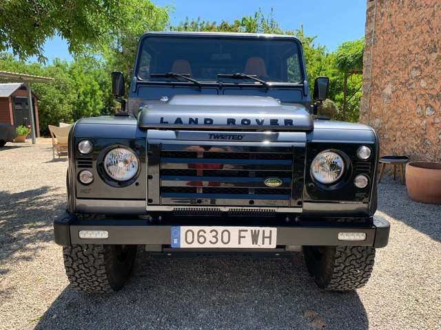 Land Rover Defender • 2007 • 117,500 km 1