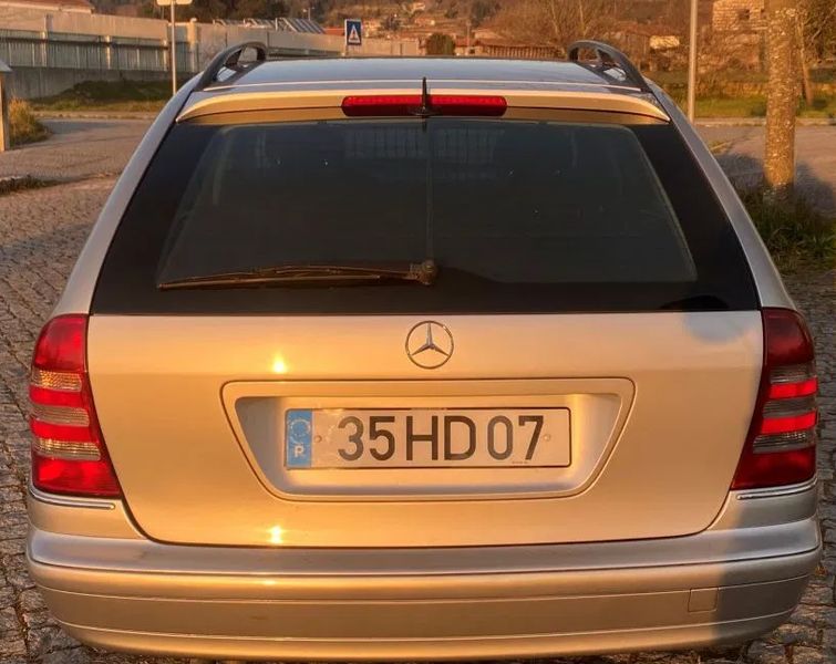 Mercedes-Benz C-Class • 2002 • 282,000 km 1