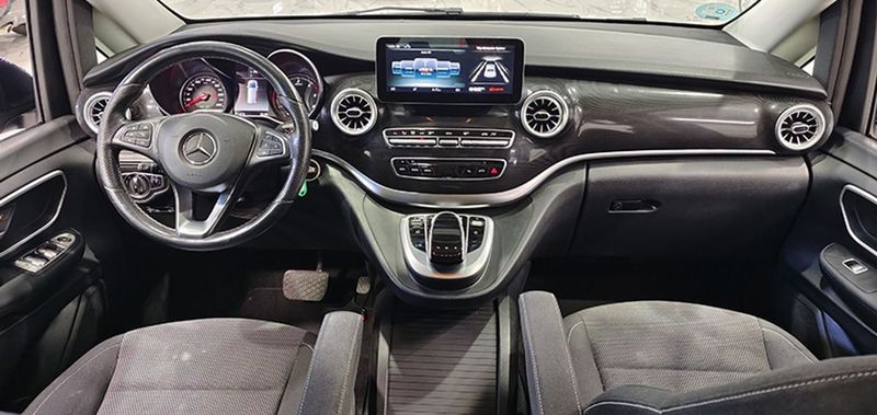 Mercedes-Benz 210 Van • 2018 • 99,731 km 9