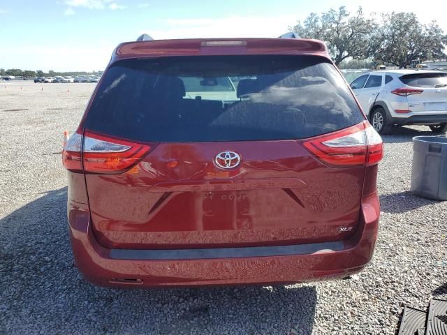 Toyota Sienna • 2017 • 10,000 mi 5