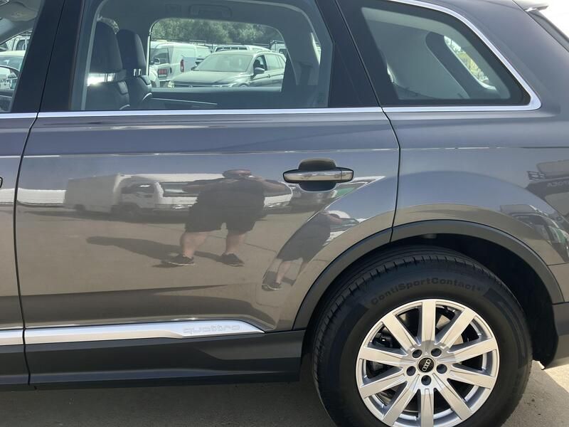 Audi Q7 • 2024 • 12,743 km 18
