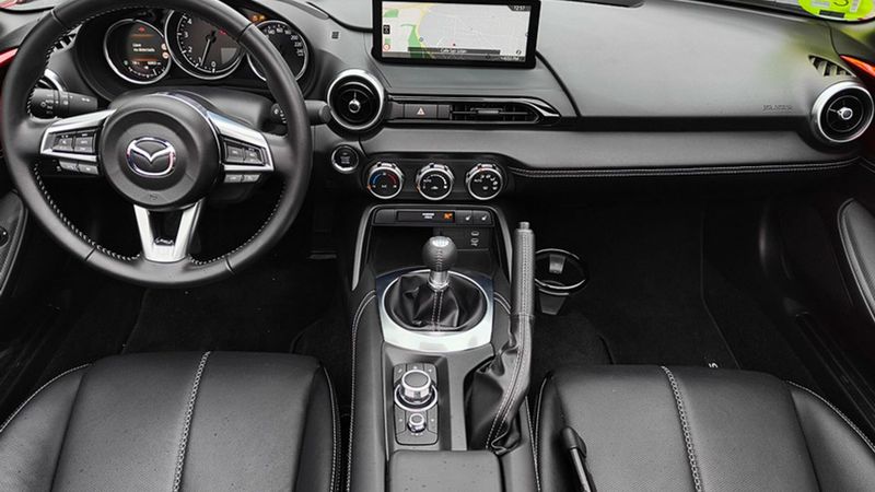 Mazda MX-5 • 2024 • 6,883 km 7
