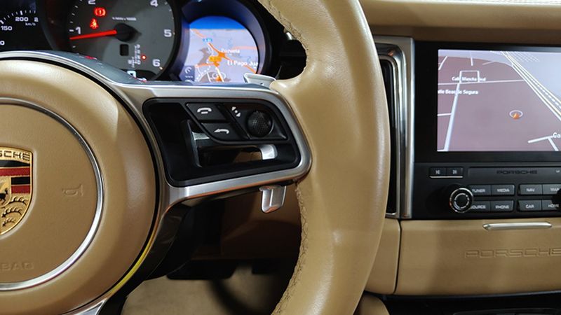 Porsche Macan • 2017 • 60,036 km 9