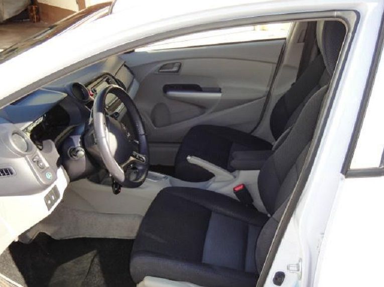 Honda Insight • 2011 • 159,000 km 4