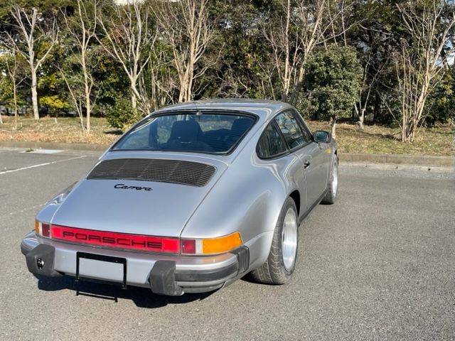 Porsche 911 Carrera • 1982 • 28,998 km 7