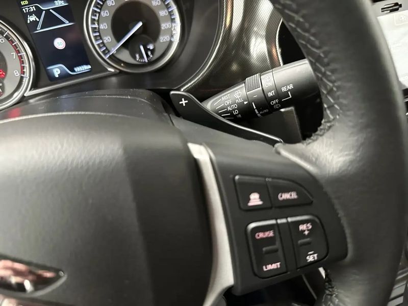Suzuki Vitara • 2022 • 19,300 km 7