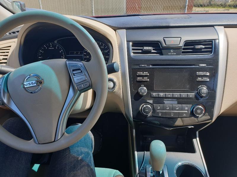 Nissan Altima • 2015 • 95,000 km 2