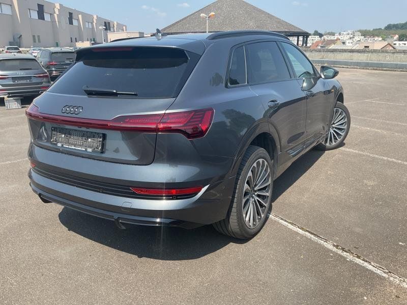 Audi e-tron • 2021 • 25,331 km 3