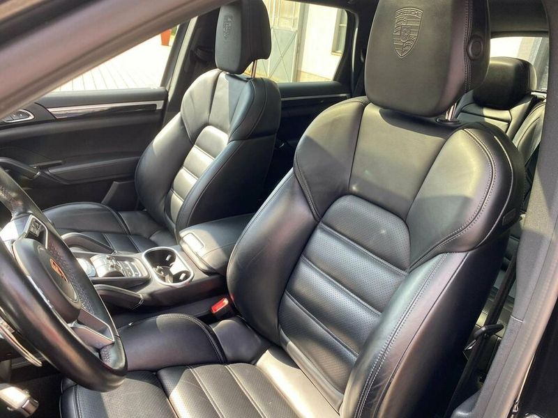 Porsche Cayenne • 2017 • 70,000 km 2