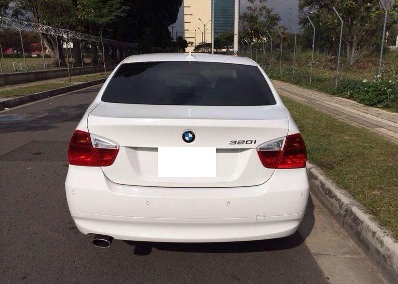 BMW 3 Series • 2011 • 140,000 km 2