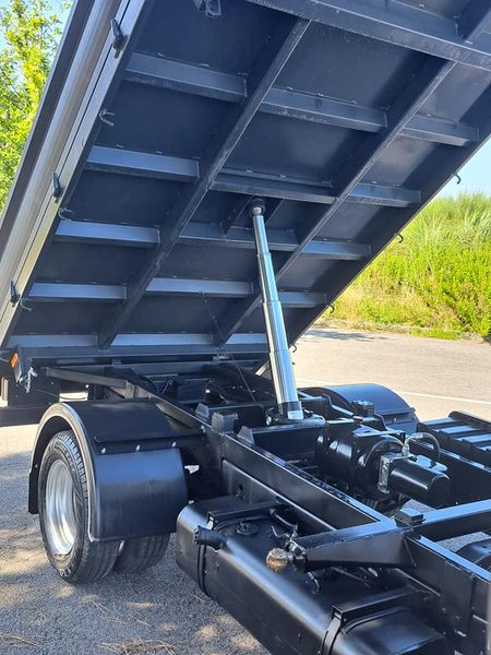 Toyota Dyna • 2000 • 69,000 km 10