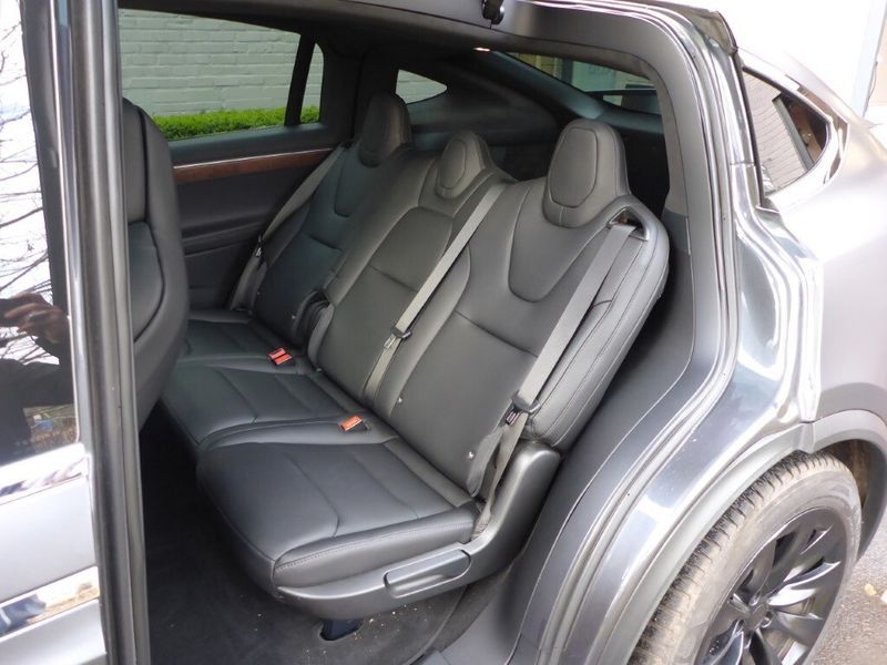 Tesla Model X • 2018 • 79,000 km 4