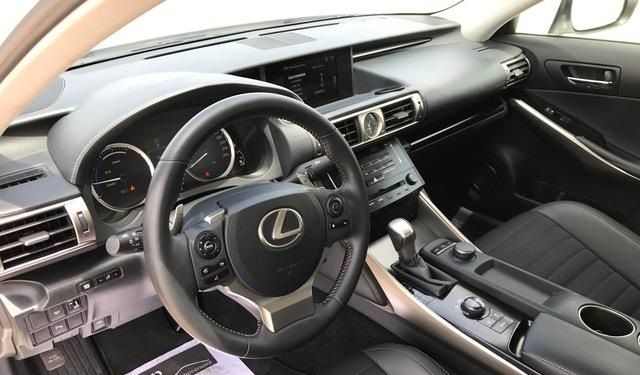 Lexus IS • 2013 • 126,000 km 7