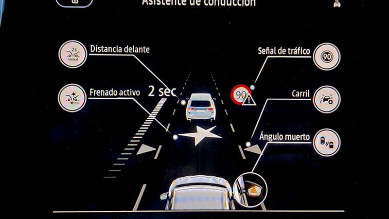 Renault Captur • 2023 • 17,890 km 14