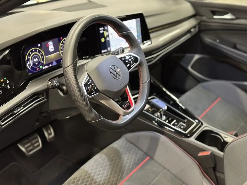 Volkswagen Golf • 2023 • 20,600 km 13