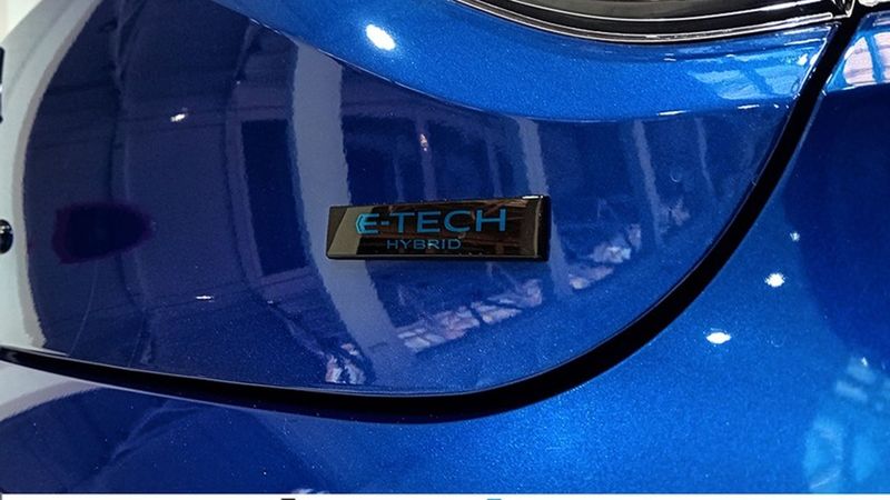 Renault Clio • 2023 • 10,831 km 5