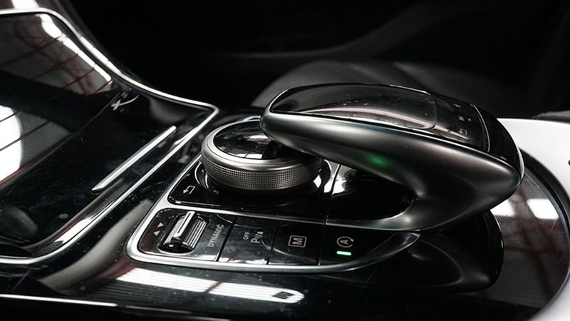 Mercedes-Benz GLC • 2019 • 57,322 km 24