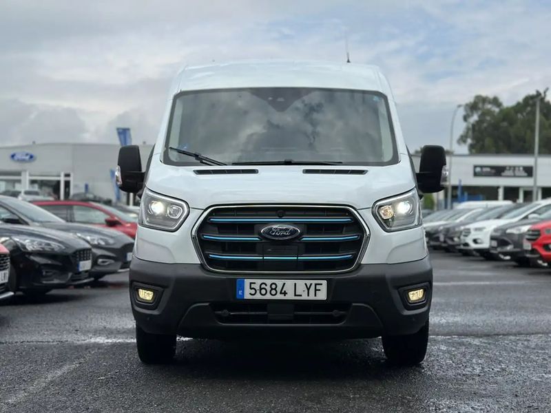 Ford Transit • 2022 • 10,232 km 9