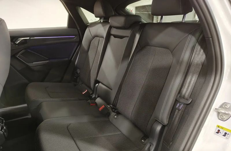 Audi Q3 • 2024 • 18,611 km 6