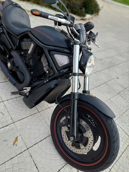 Harley Davidson v-rod • 2007 • 33,000 km 2
