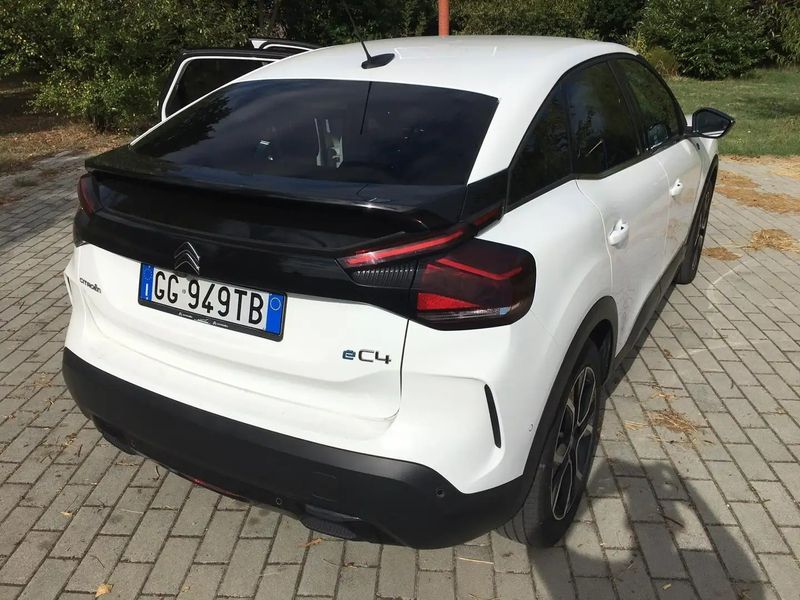 Citroën C4 • 2021 • 33,500 km 3