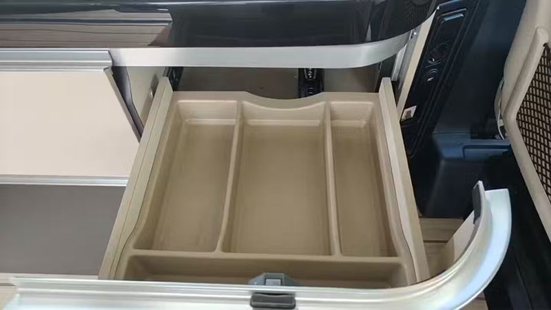 Mercedes-Benz Sprinter • 2019 • 76,030 km 12