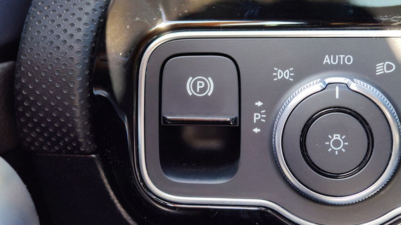 Mercedes-Benz A-Class • 2020 • 89,666 km 14