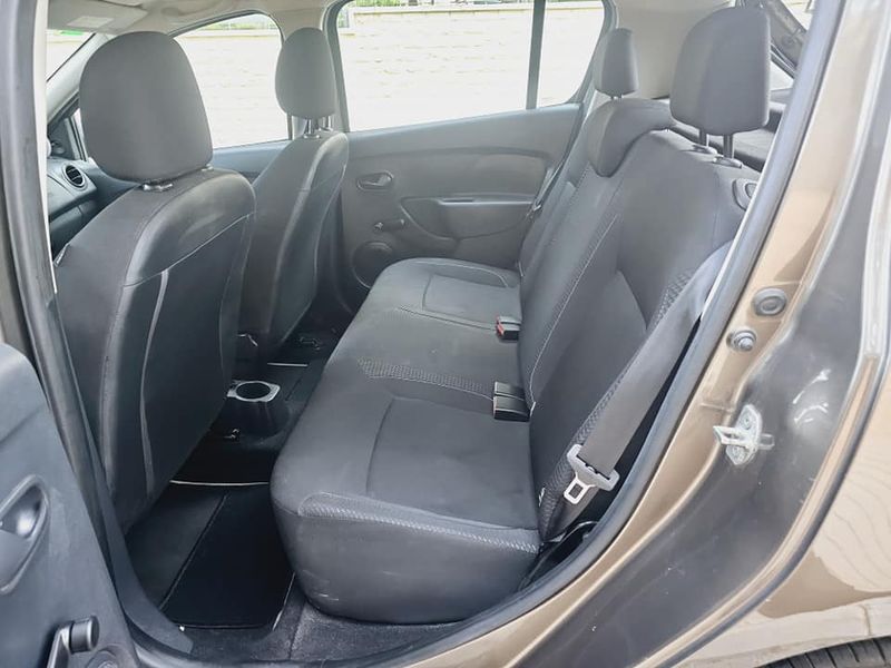 Dacia Sandero • 2017 • 110,000 km 5