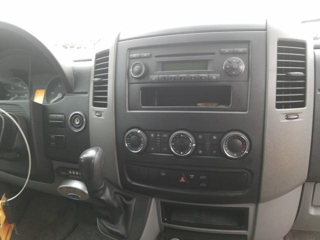 Mercedes-Benz 210 Van • 2012 • 54,392 km 1