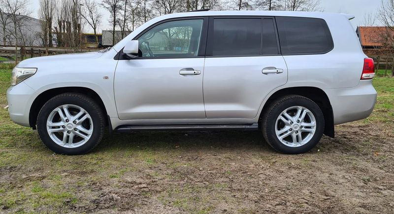 Toyota Land Cruiser • 2008 • 274,100 km 6