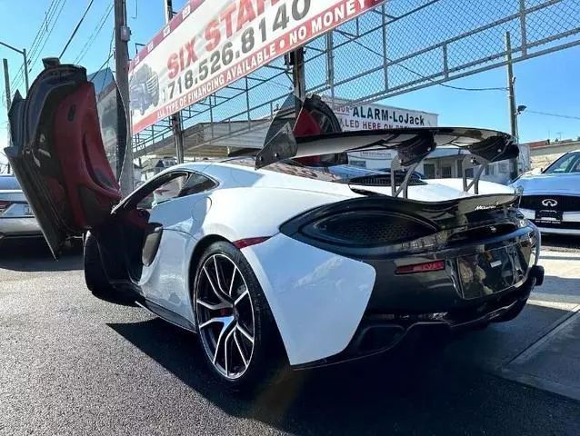 McLaren 570GT • 2017 • 33,696 km 6