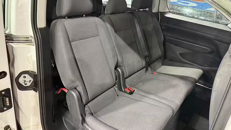 Volkswagen Caddy • 2023 • 59,552 km 15