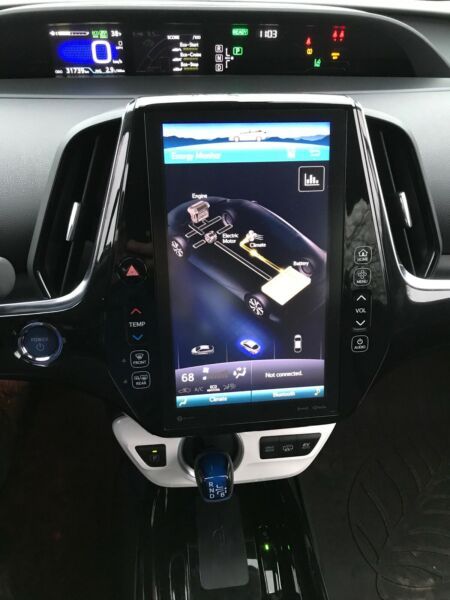 Toyota Prius • 2017 • 112,000 km 11