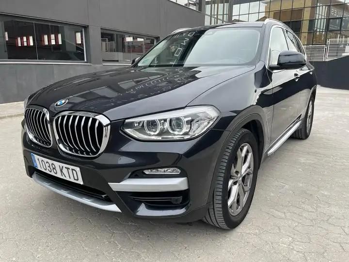 BMW X3 • 2019 • 45,000 km 2