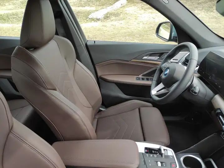BMW X1 • 2022 • 5,557 km 11
