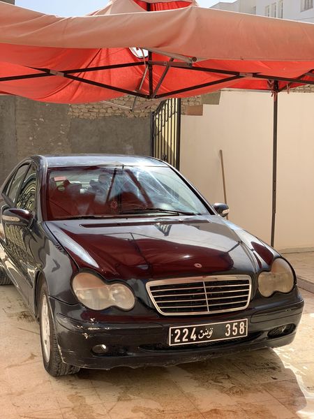 Mercedes-Benz C-Class • 2001 • 145,000 km 1