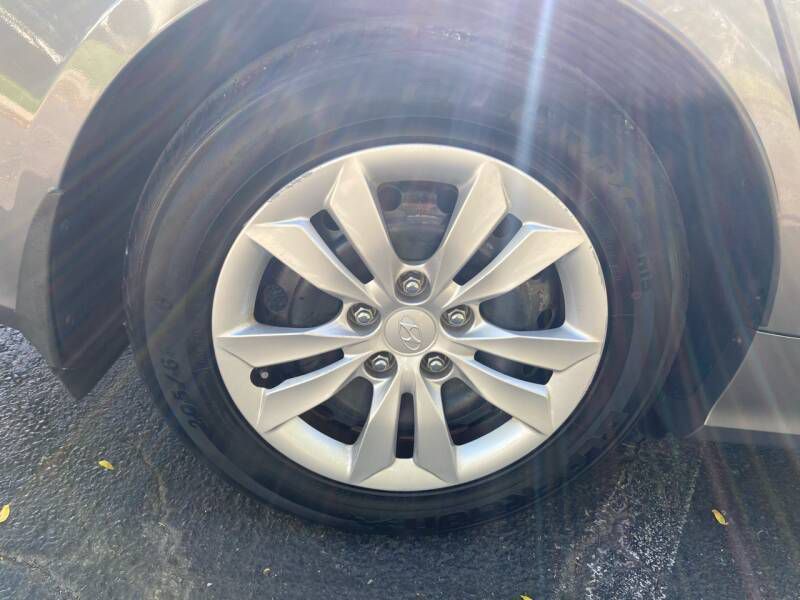 Hyundai Sonata • 2011 • 75,315 mi 3