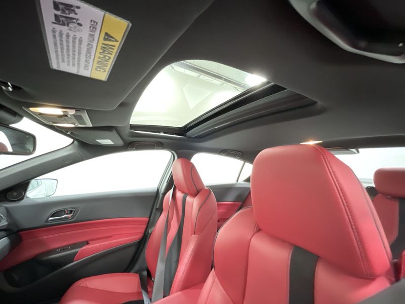 Acura ILX • 2019 • 10,852 km 8