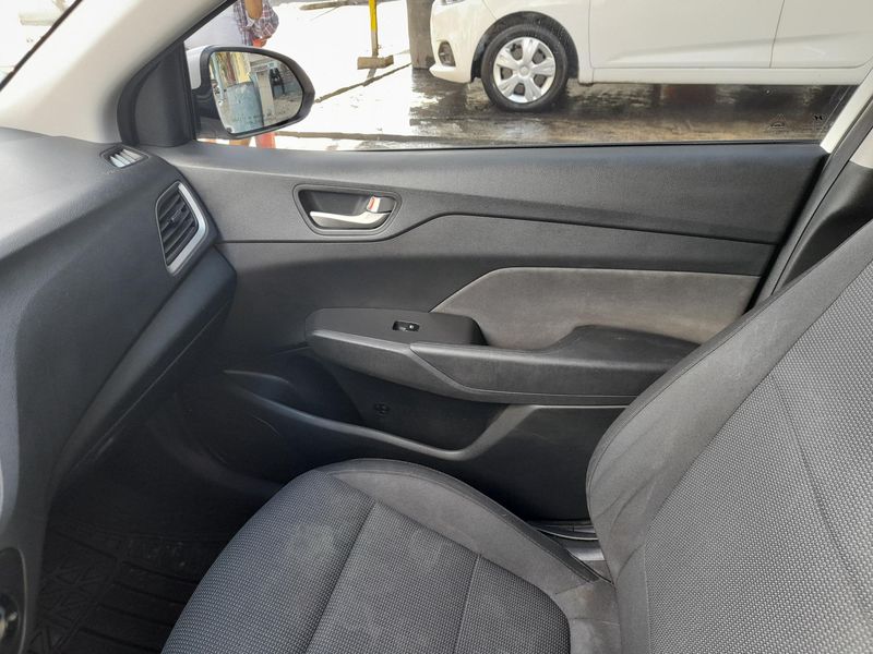 Hyundai Accent • 2018 • 79,900 km 6