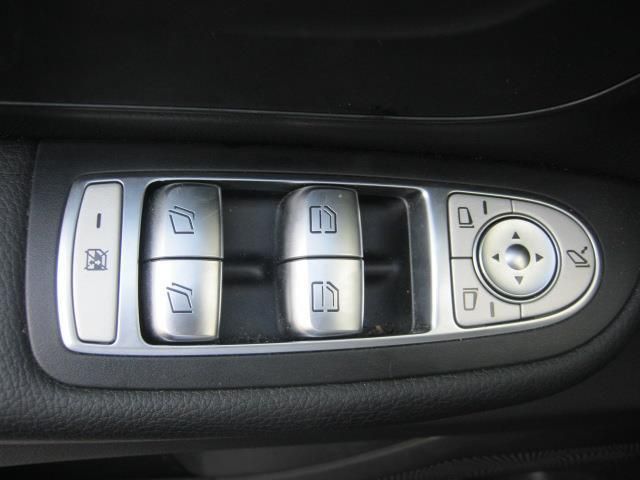 Mercedes-Benz 310 kombi • 2017 • 106,200 km 4