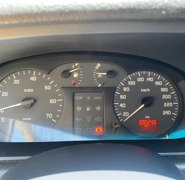 Renault Mégane • 2002 • 300,000 km 5