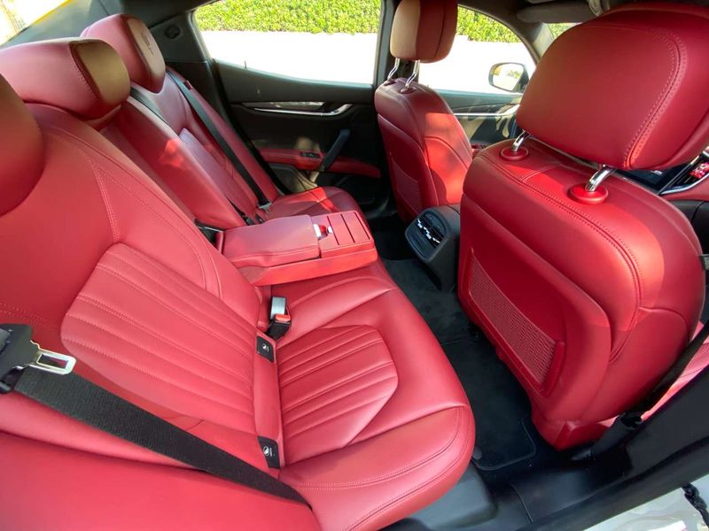 Maserati Ghibli • 2019 • 145,600 km 4