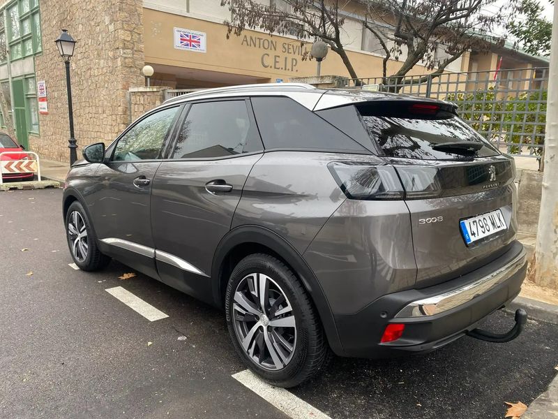 Peugeot 3008 • 2021 • 57,000 km 2