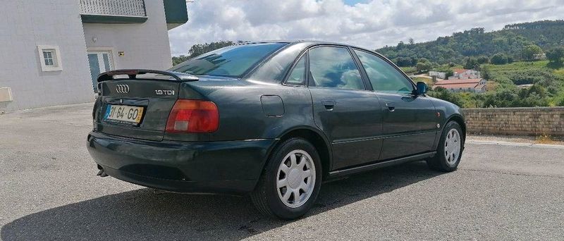 Audi A4 • 1996 • 199,999 km 2